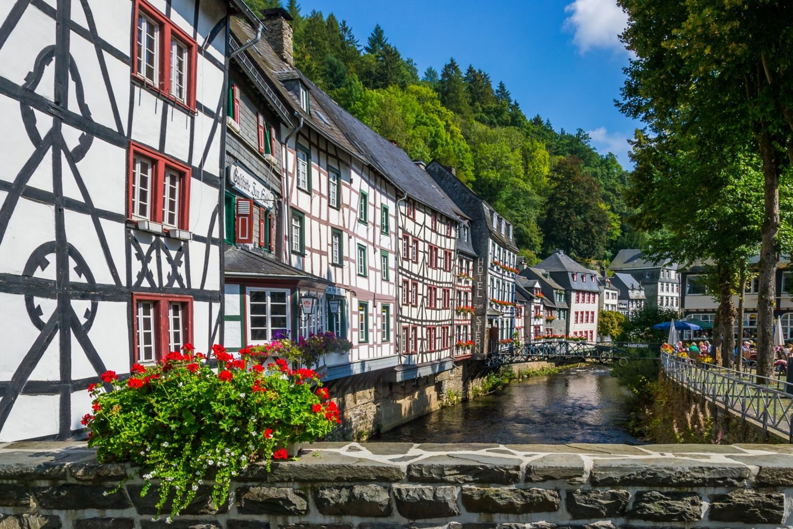 Monschau 1_AdobeStock_70901478_Monschau_frakala.jpeg