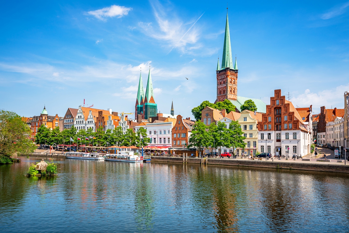 Skyline Lübecker Hafen AdobeStock_304082836_Shambhala.jpeg