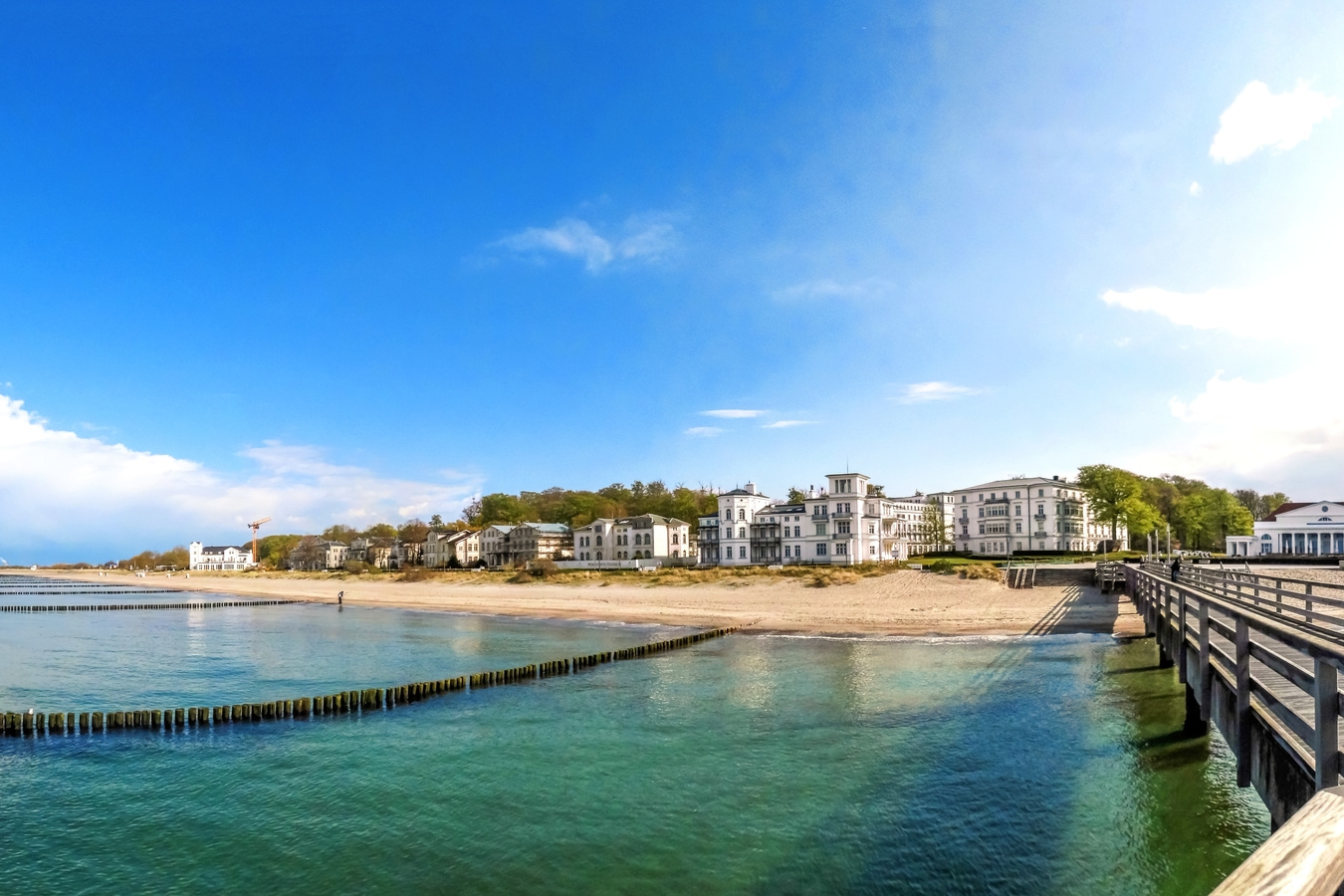 Heiligendamm vom Wasser aus AdobeStock_82862748_Sina_Ettmer.jpeg